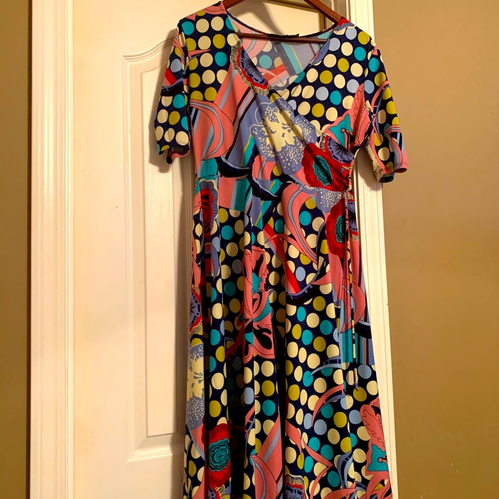 Below knee pattern busy dress